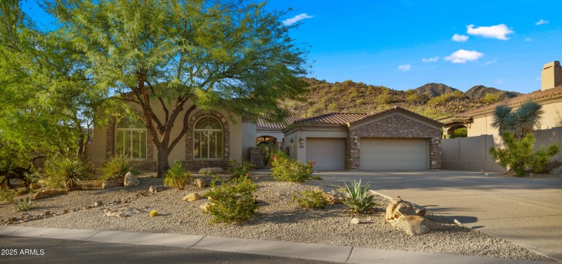 Welcome to 11540 E Caribbean Ln