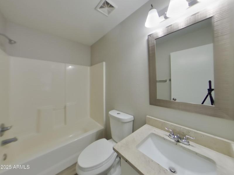 8_pc_W2y0m9EfM7_AvYkA6KyUf_layout_0