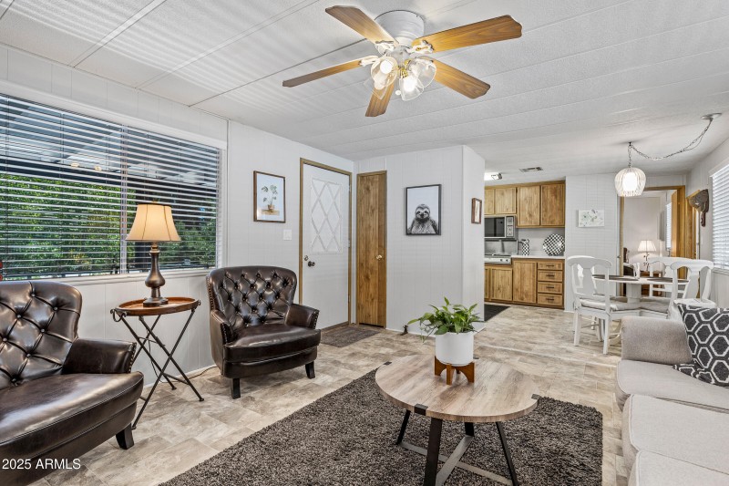 Opens to the litchen