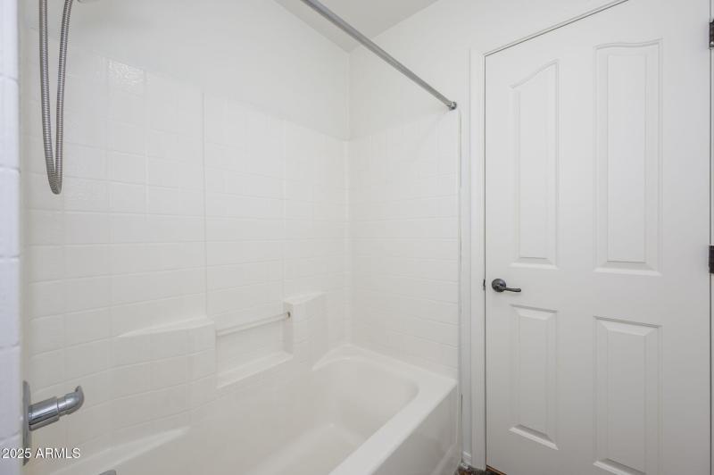 Hall Tub/Shower