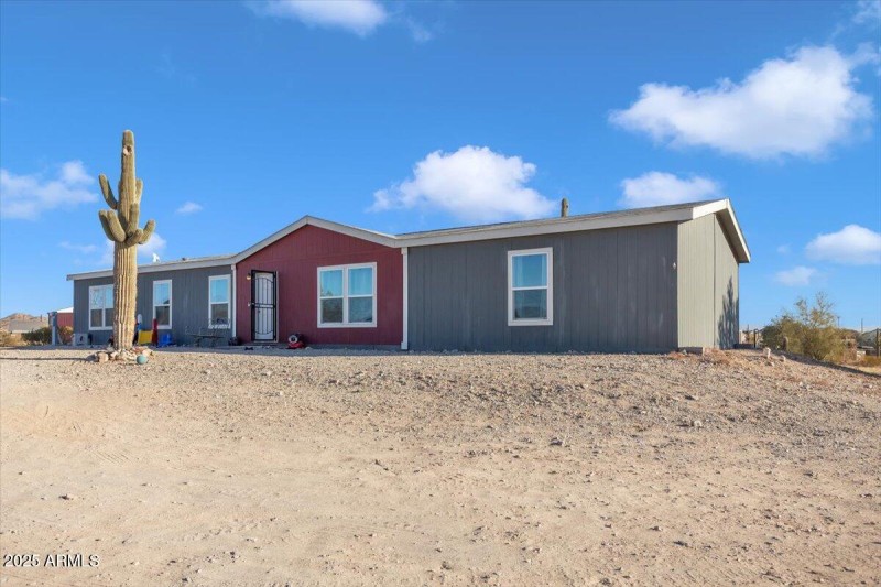 01-28383 N Mildred Ln