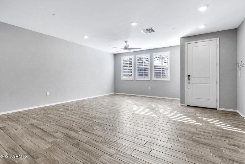 1959 E Hampton Ln Unit 102-5