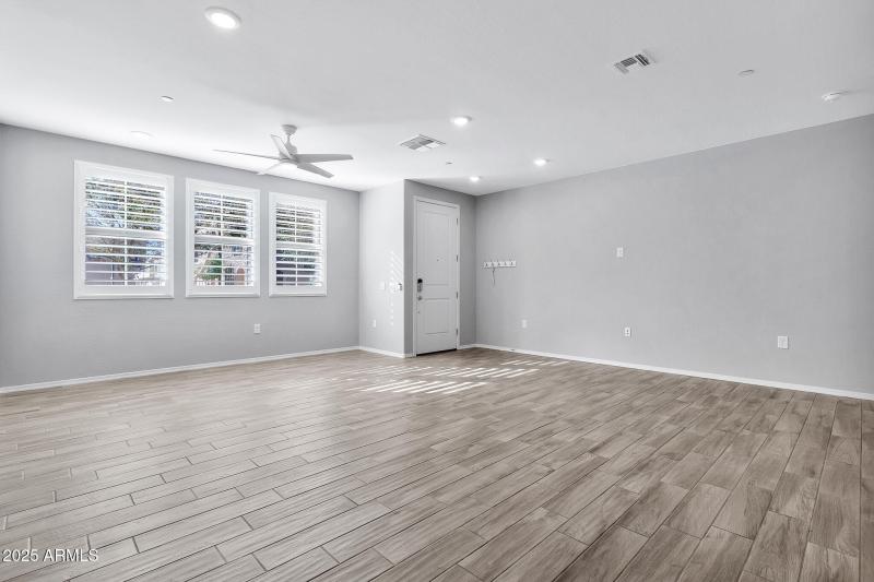 1959 E Hampton Ln Unit 102-8