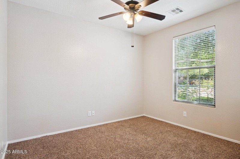 7-web-or-mls-3660-e-hyatt-ln