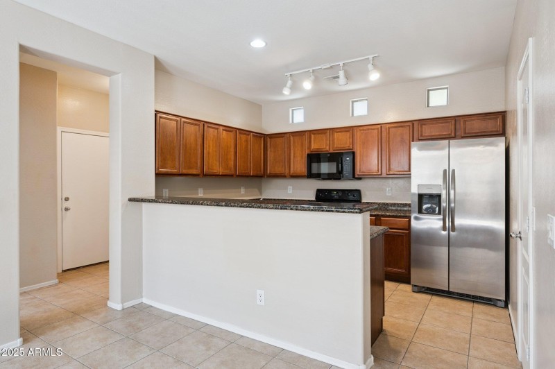 11-web-or-mls-3660-e-hyatt-ln