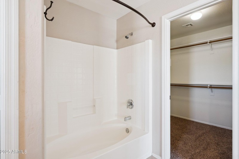 19-web-or-mls-3660-e-hyatt-ln