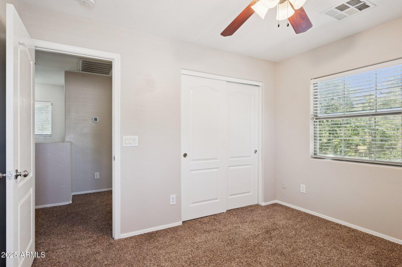 21-web-or-mls-3660-e-hyatt-ln