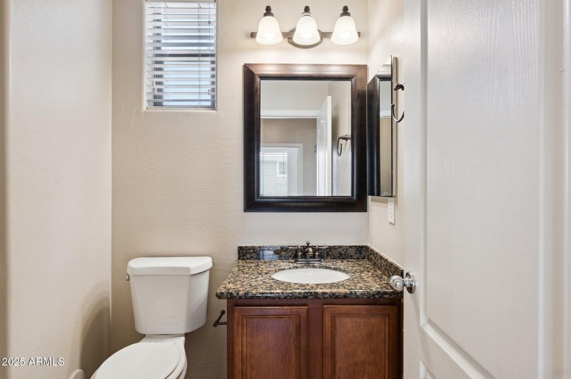 25-web-or-mls-3660-e-hyatt-ln