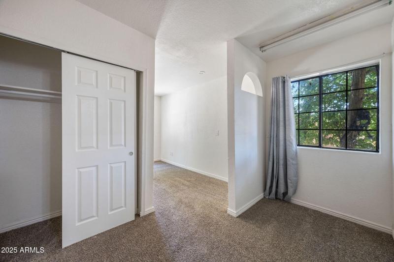 5460KnottinghamLn-WagonWheel-AZ-19