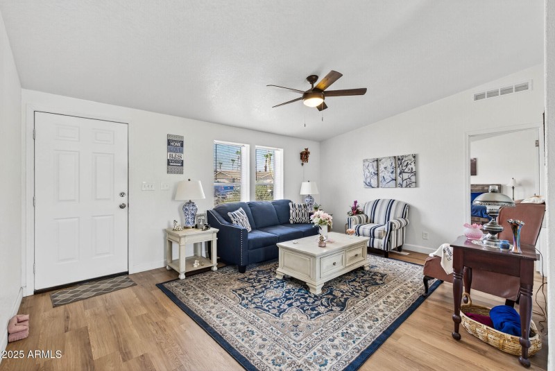 08_16101_El_Mirage_3538_mls