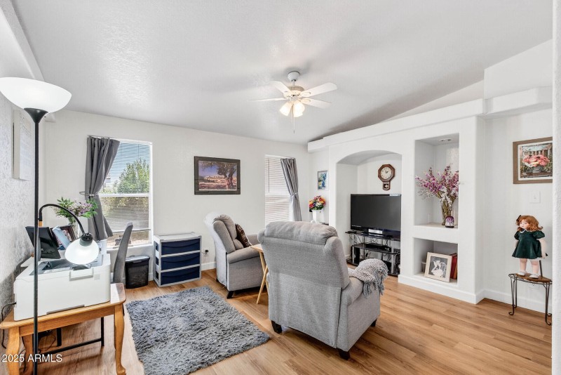 19_16101_El_Mirage_35319_mls