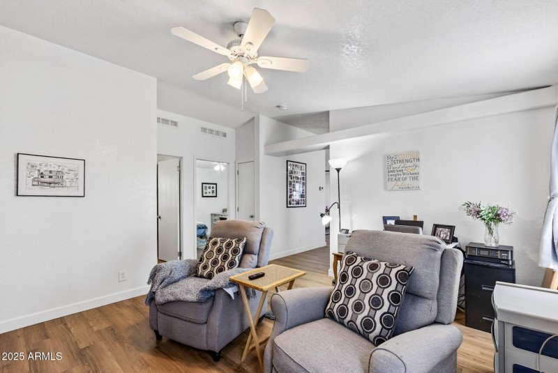 21_16101_El_Mirage_35321_mls