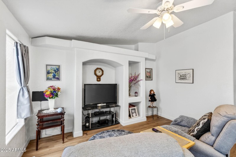 22_16101_El_Mirage_35322_mls