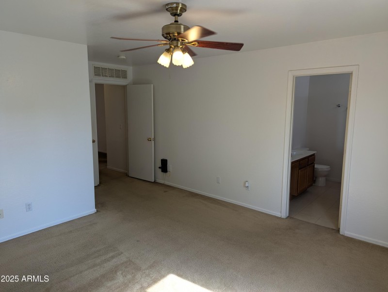 PXL_20250807_225958694