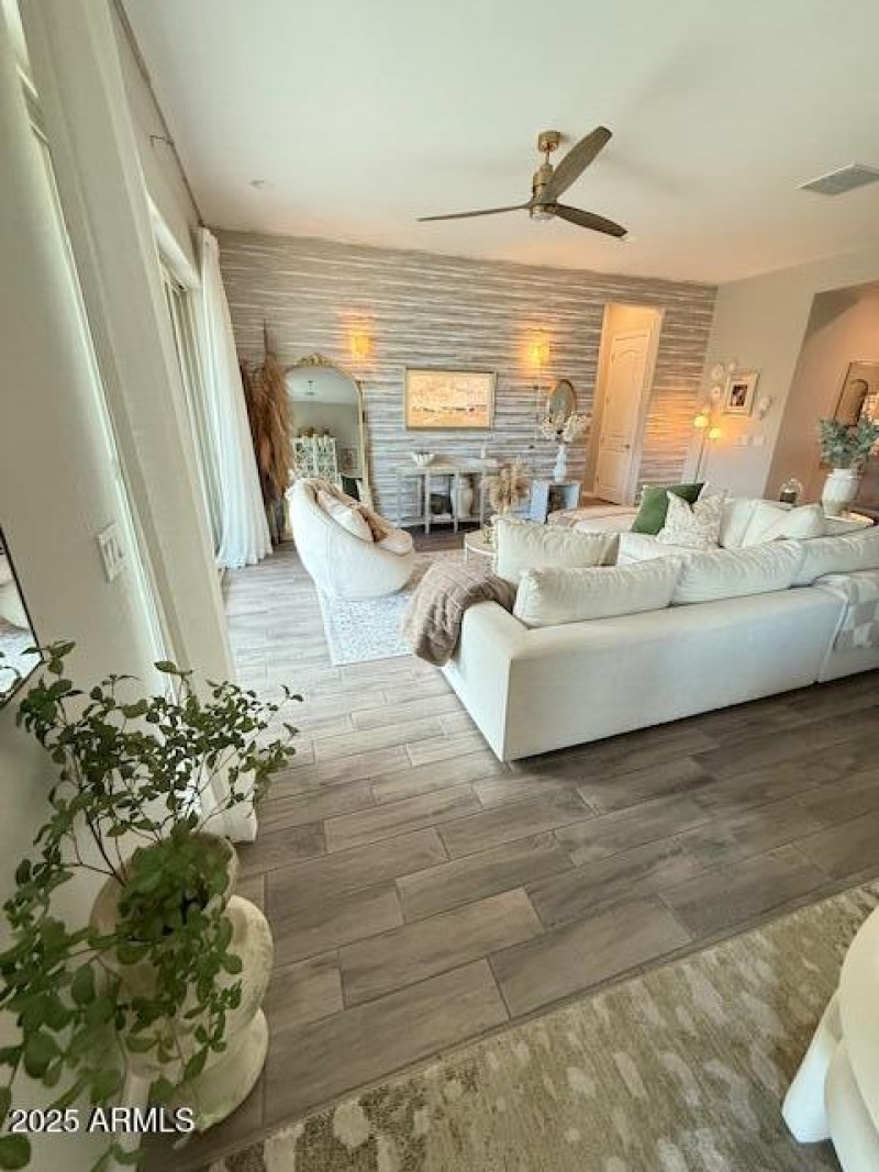 Cozy Great room for entertaining