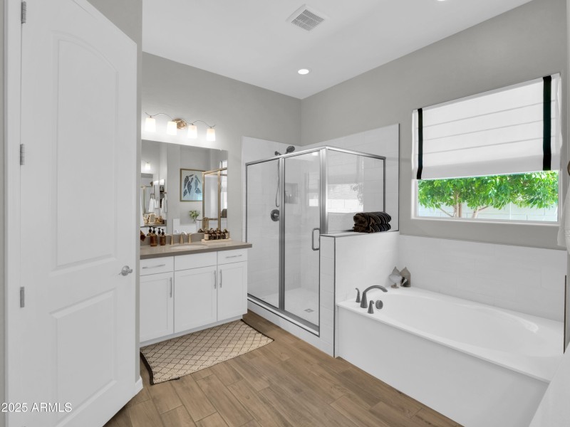 Can we say Large soaking Tub with s