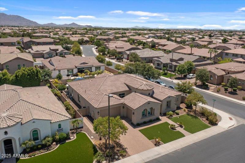 03-Aerial front of home