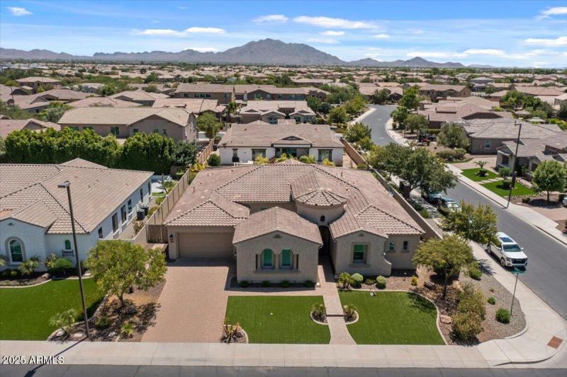 04-Aerial front of home