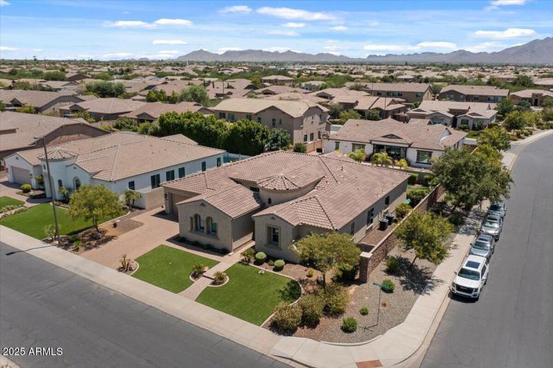 05-Aerial front of home