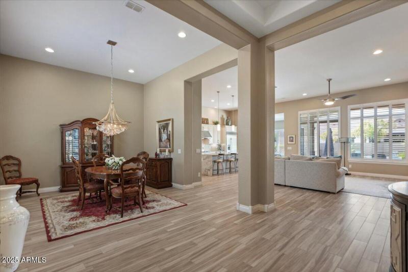 12-Entry and Formal Dining