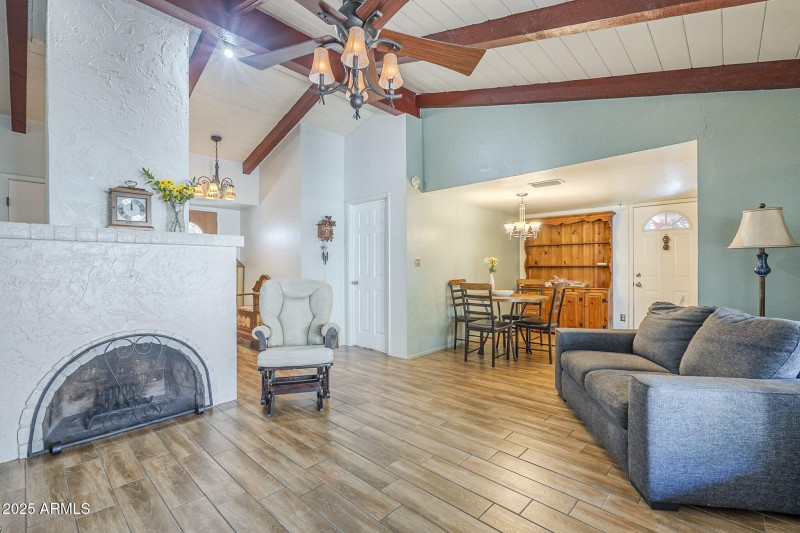 10-web-or-mls-Via De La Luna-10