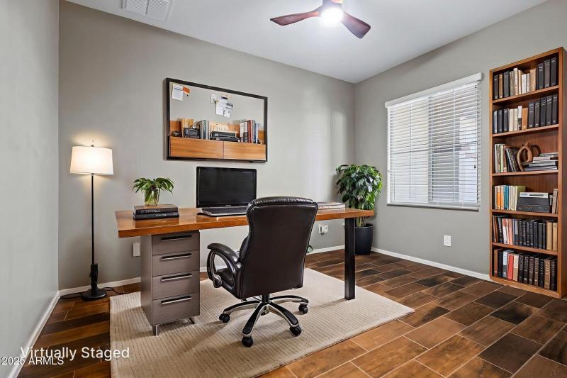 Den - Virtual Staging