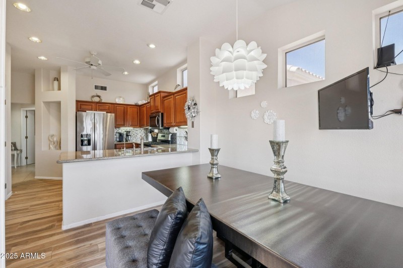 12-web-or-mls-W Sky Hawk Dr-S0708-012