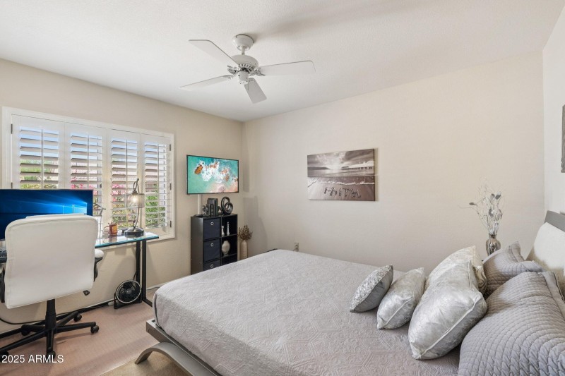 25-web-or-mls-W Sky Hawk Dr-S0708-025