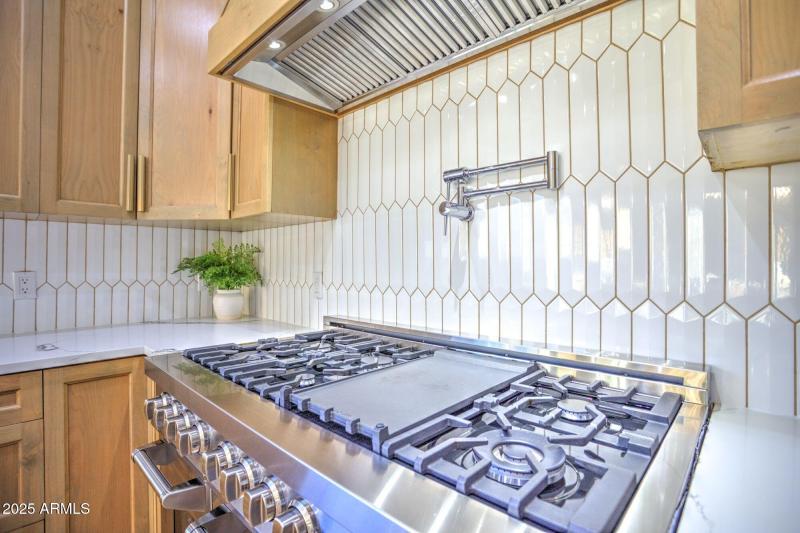 26 6 Burner professional grade stove wit