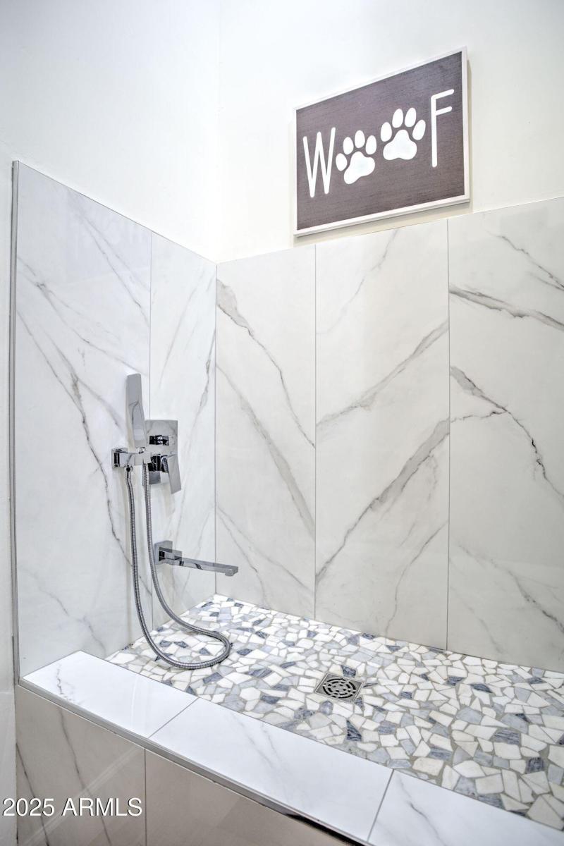 32 Pet Wash station in laundry room