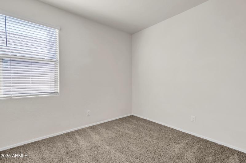 spare bedroom photo 1