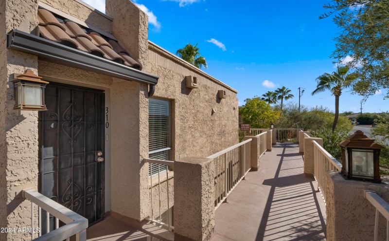 Exterior Front Entry