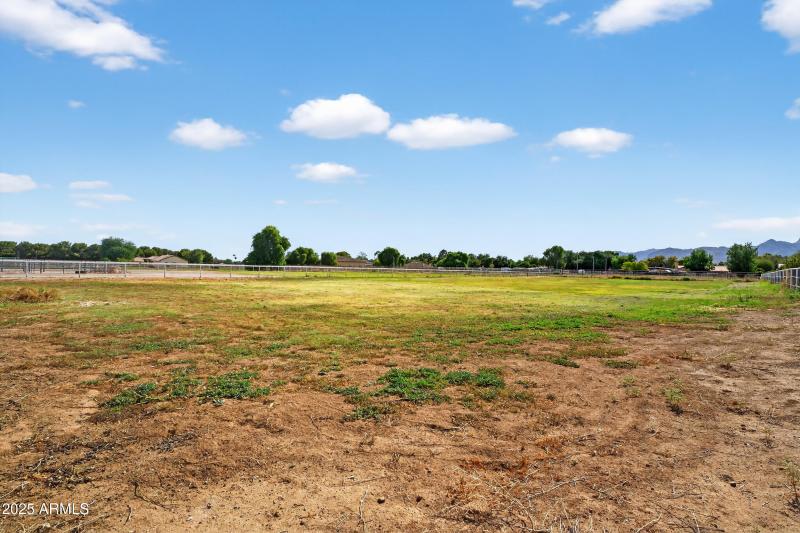 Lots of riding room or room for animals