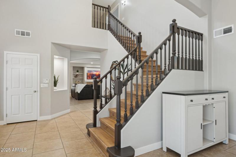 12-web-or-mls-16630-n-61st-pl