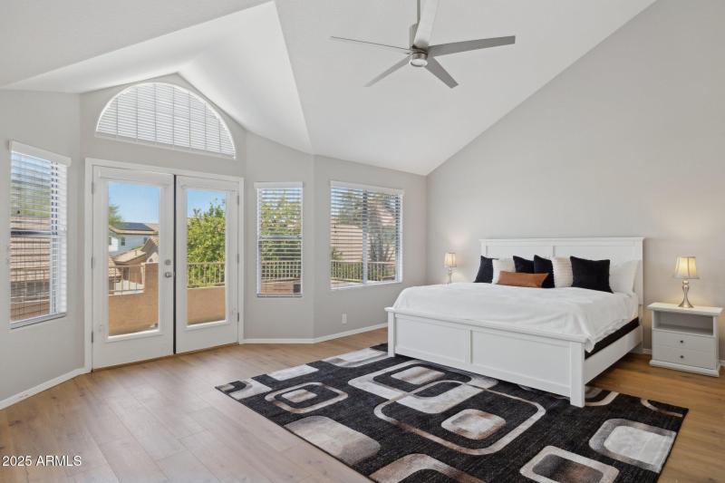 16-web-or-mls-16630-n-61st-pl