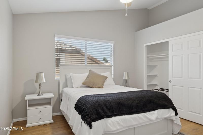 21-web-or-mls-16630-n-61st-pl