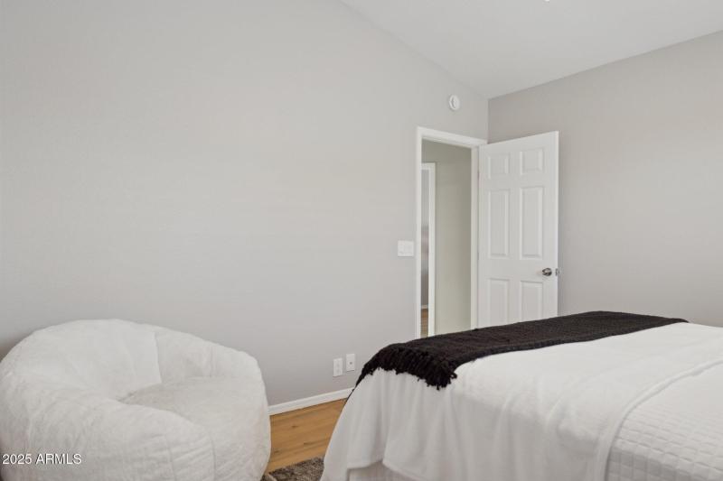 22-web-or-mls-16630-n-61st-pl