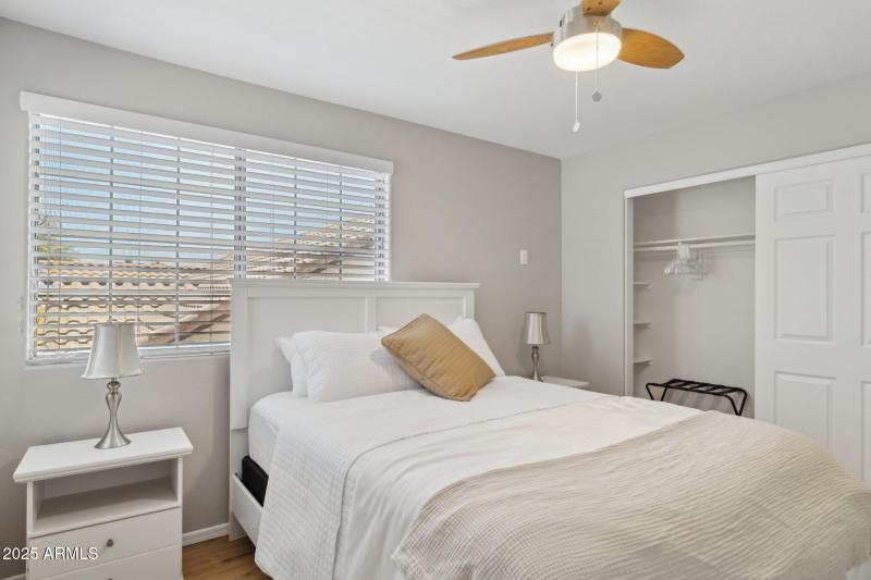 25-web-or-mls-16630-n-61st-pl