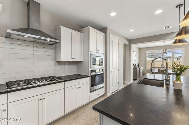 Modern Appliances and desired Gas Stove