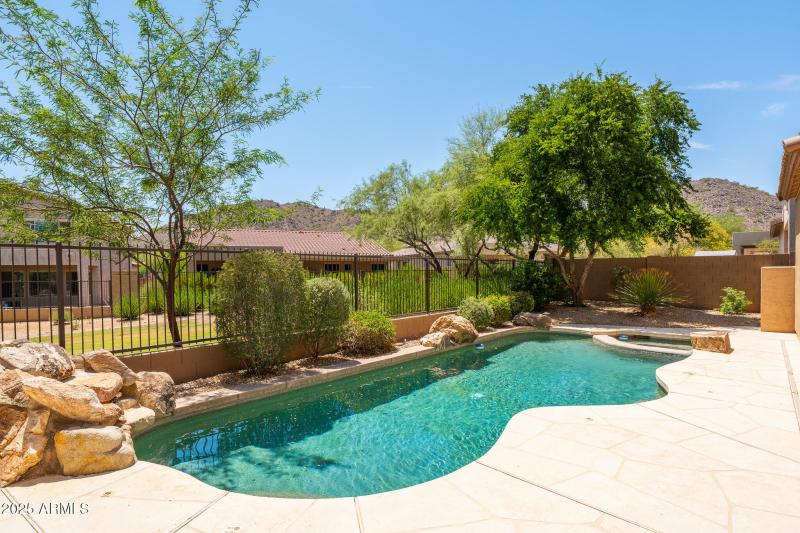 DSC01038-Enhanced-NR