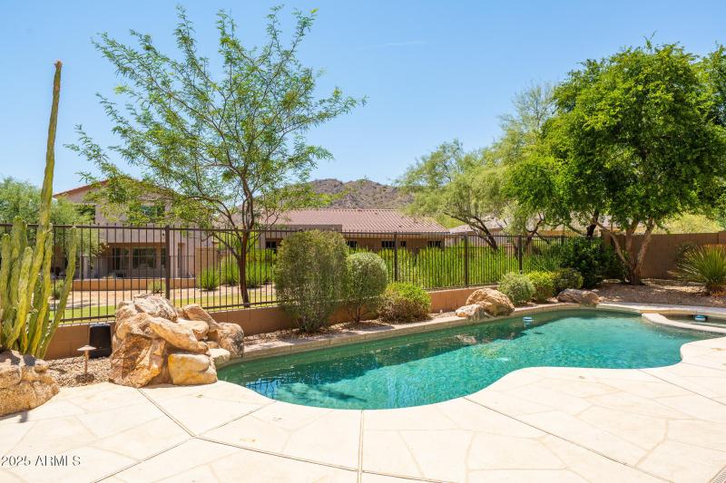 DSC01051-Enhanced-NR