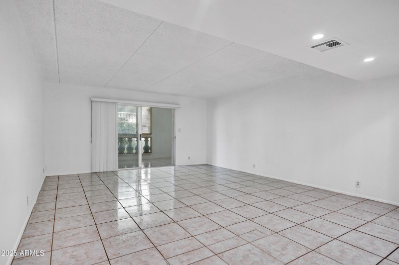 7930 E Camelback Rd unit 106-5