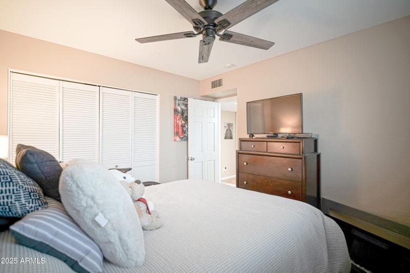 702 E Coral Gables Dr X-8