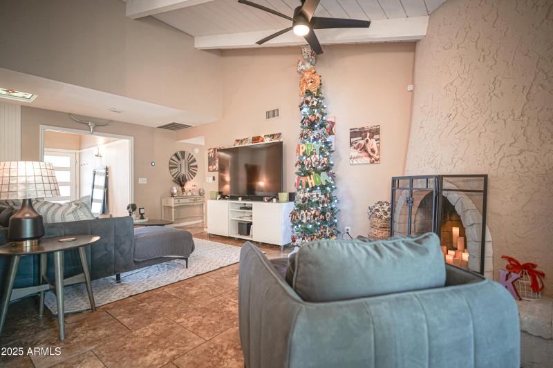 702 E Coral Gables Dr X-27