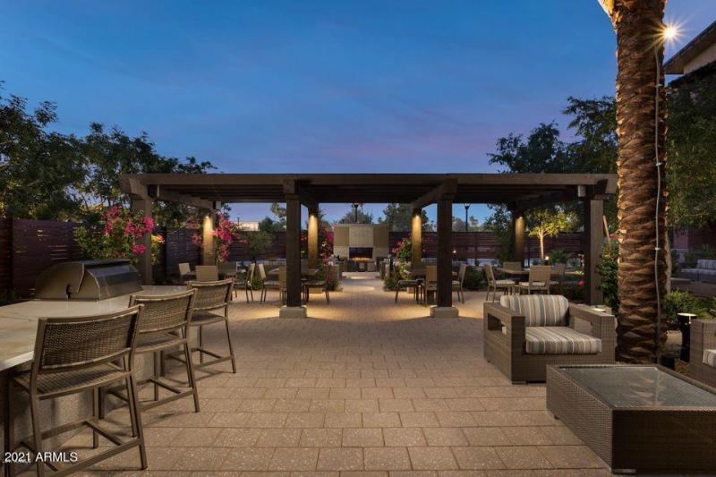 20170816210725939177000000-o