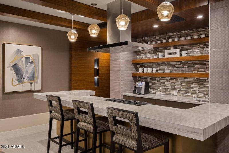 20170816210815295022000000-o