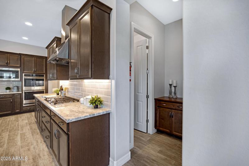 2027 E La Costa Ct-18