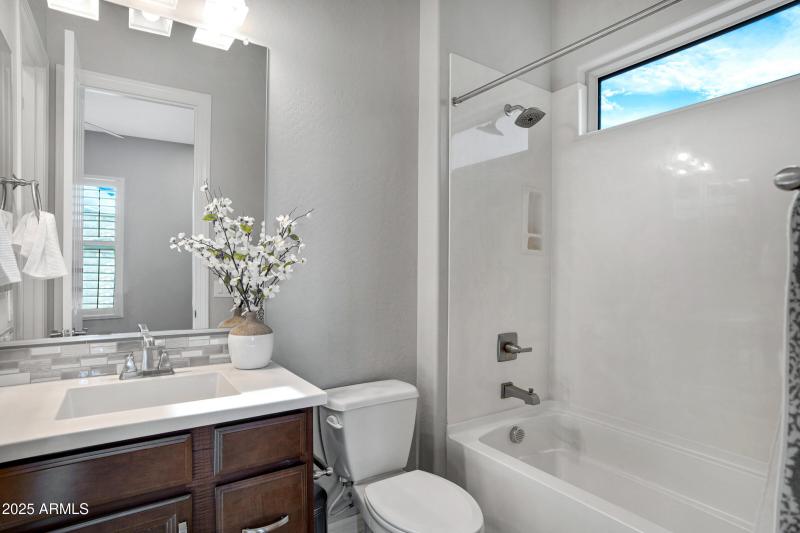 2027 E La Costa Ct-37