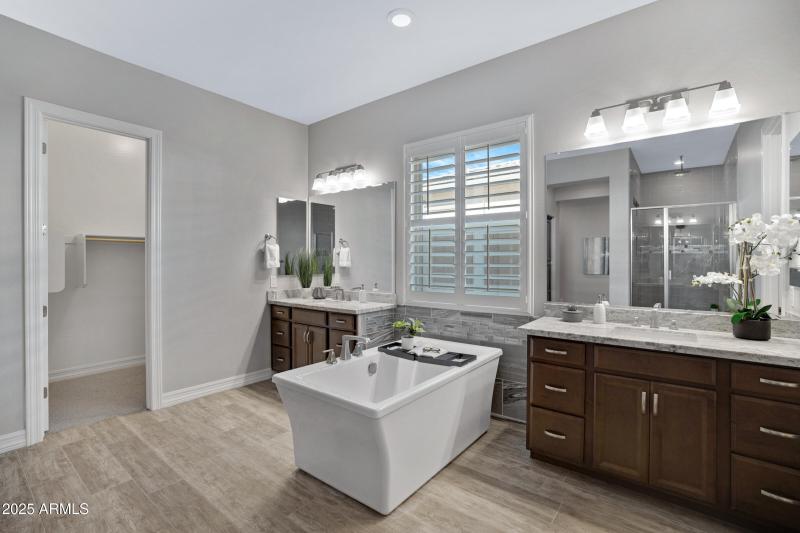 2027 E La Costa Ct-56