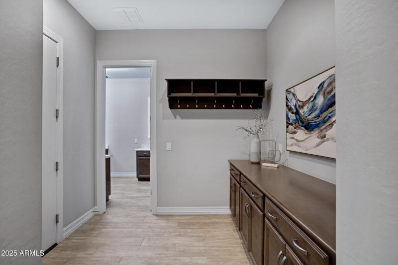 2027 E La Costa Ct-61